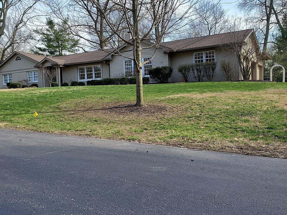 1st image of 14 Ladue Crest Ln