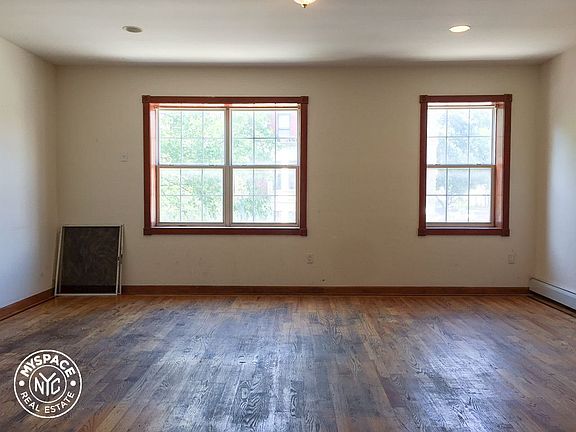 2nd image of 344 Parkside Ave #2