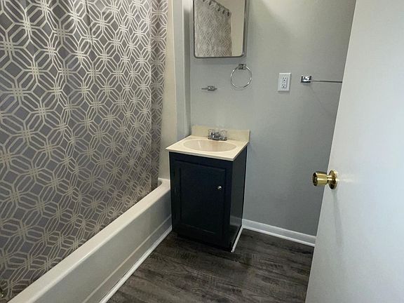 4th image of 111 S Boggs St #111