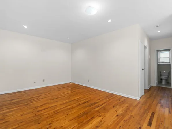 239 Crescent Lane image 9 of 16