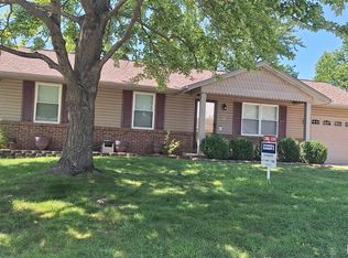 4 Vanguard Dr, Saint Peters, MO 63376