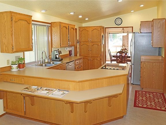 2nd image of 5813 Winnwood Dr SE