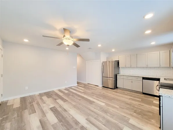 7202 Sandle St #A, Houston, TX 77088