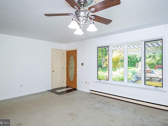 5th image of 40 Borick Dr