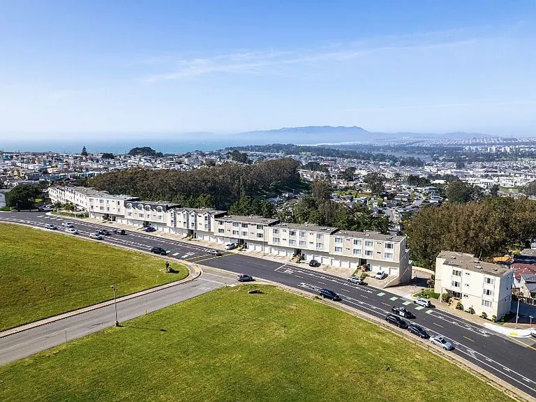 Terrace View — Photo 10