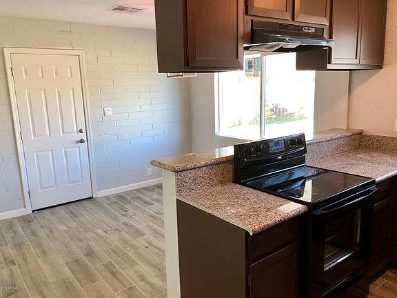 4th image of 1712 E Tamarisk Ave