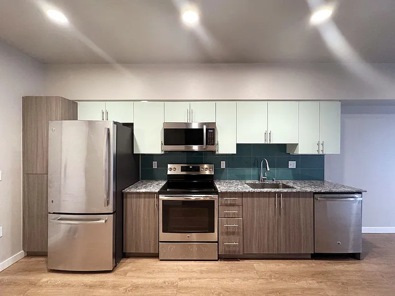 1085 103rd Ave NE #607 — Photo 4