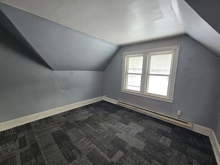 102 1/2 South St — Photo 9