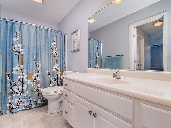 4th image of 126 Depot Hill Ct