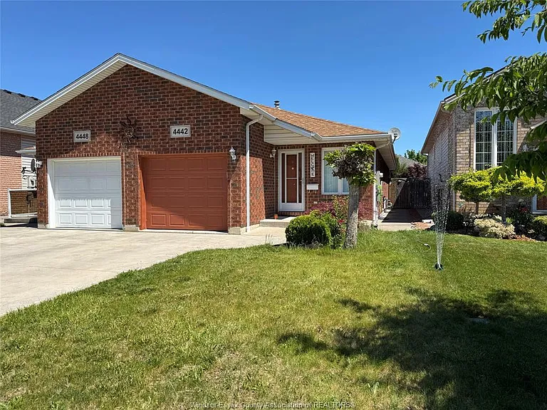 4442 Tumbleweed Cres — Photo 3