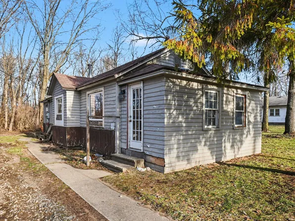 1220 S 3rd St, Niles, MI 49120