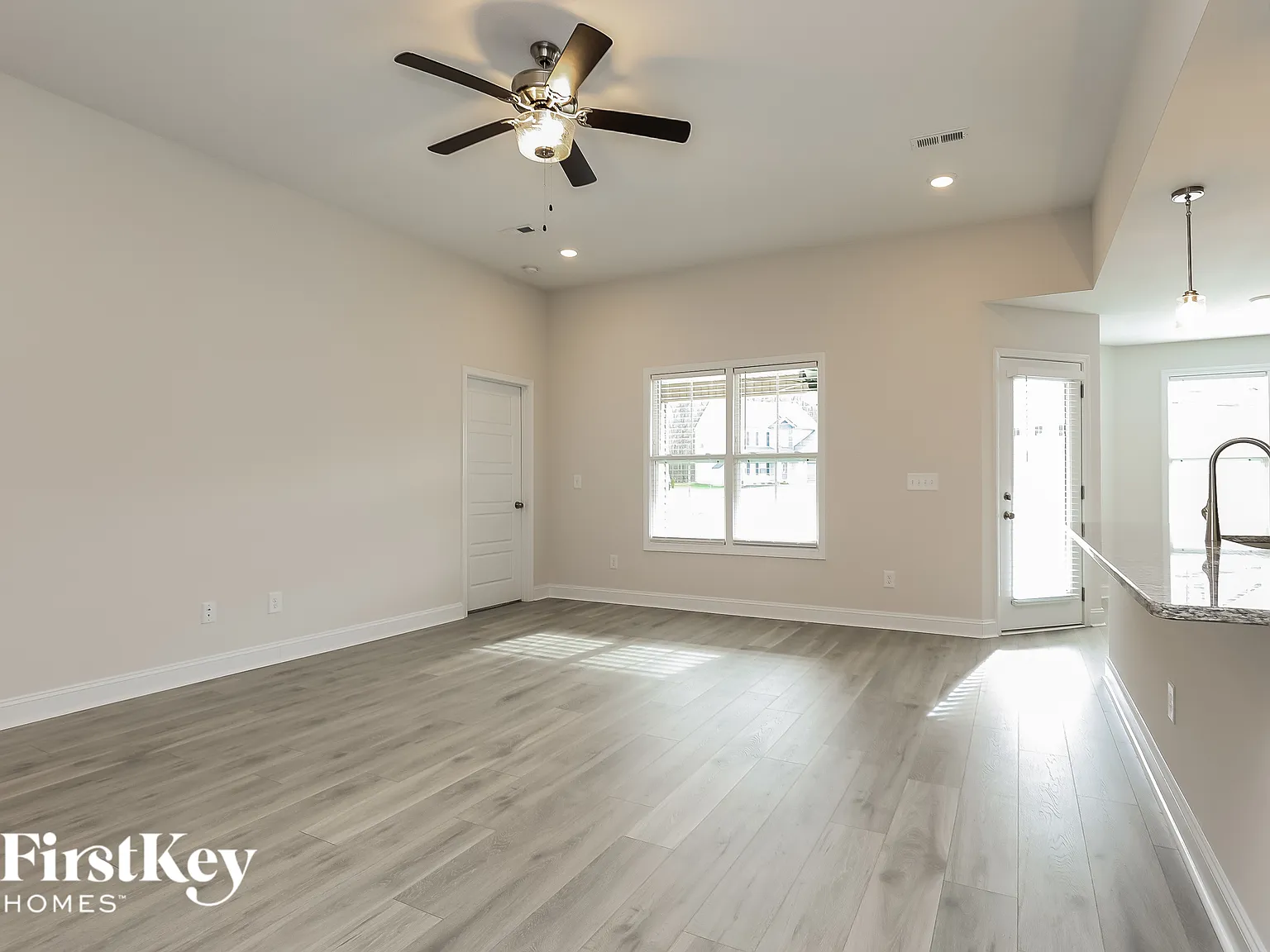 3 bed, 3.0 bath, 2069 sqft, $1,935 — Photo 2