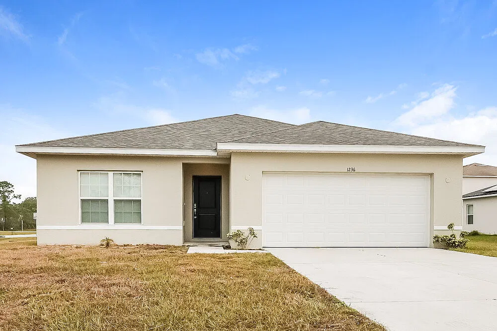 4 bed, 2.0 bath, 1661 sqft, $2,710 — Photo 1