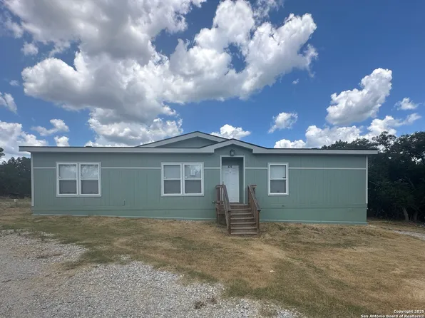 105 Joel, Lakehills, TX 78063