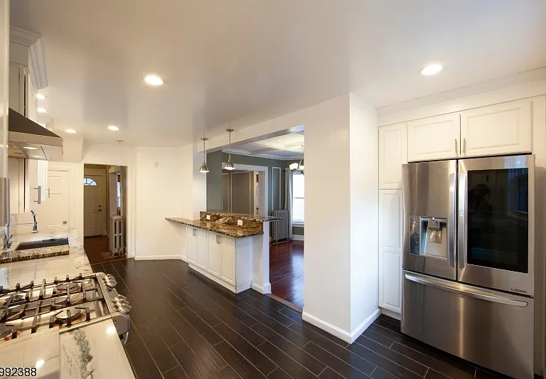 51 Cedar Ave — Photo 8
