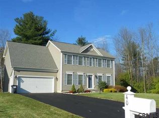 40 Aster Dr, Clifton Park, NY 12065