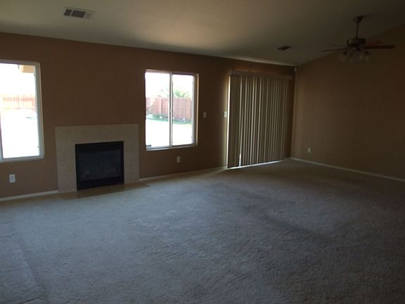 2nd image of 514 Lexington Ave
