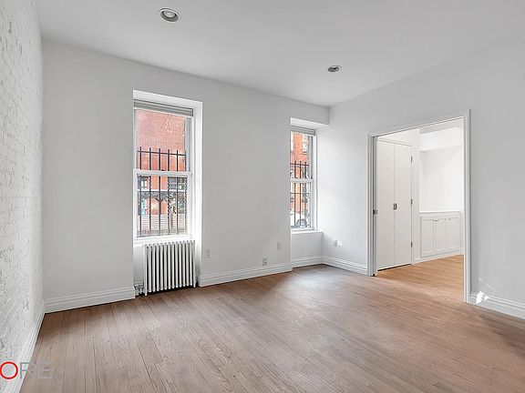 4th image of 25 Charles St Basement 1-B