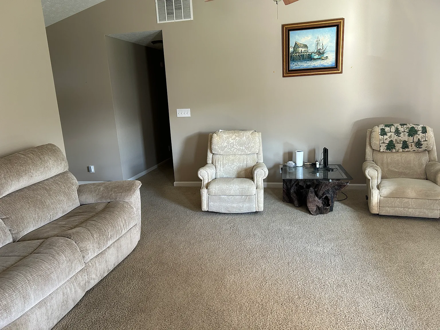 3 bed, 1430 sqft, $700 — Photo 2