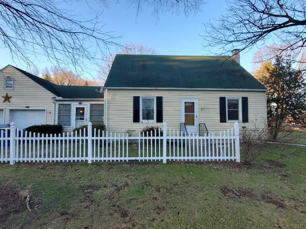 902 Nixon Dr, Mechanicsburg, PA 17055
