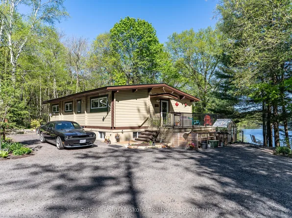 236 Hoodstown Rd, Huntsville, ON P1H 2J2