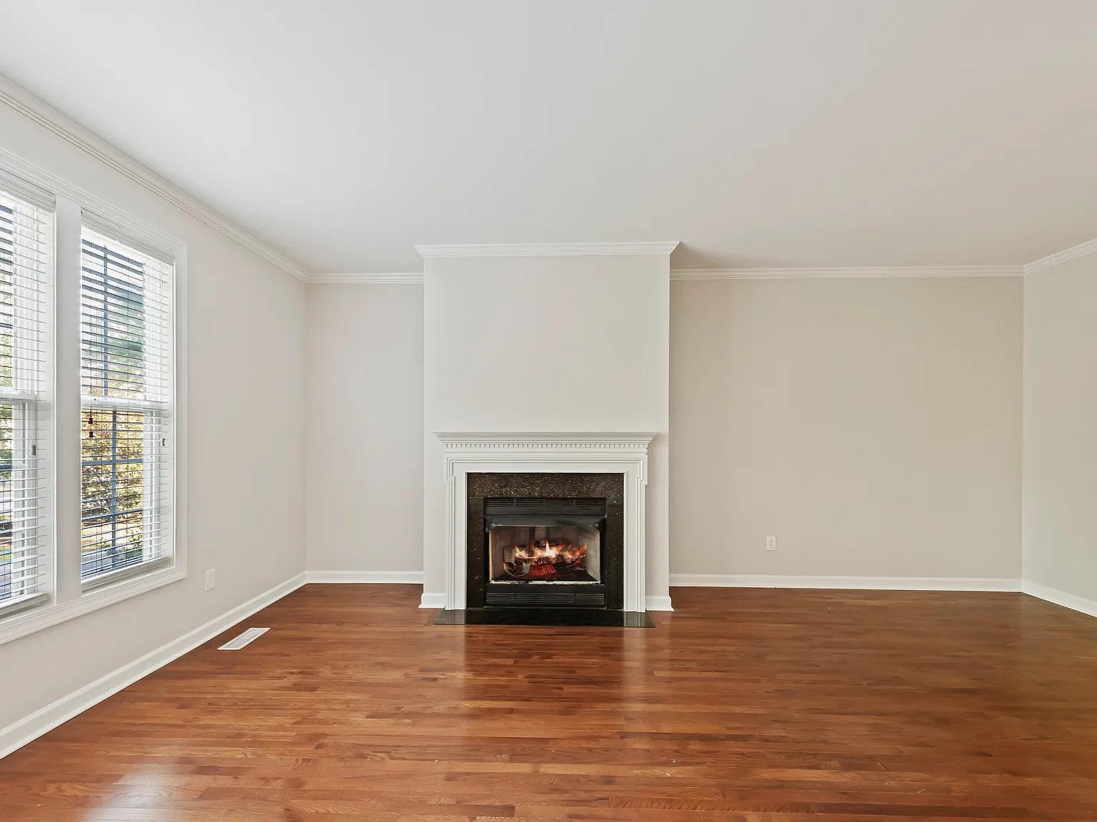 3645 Edgemont Drive - 0 — Photo 3