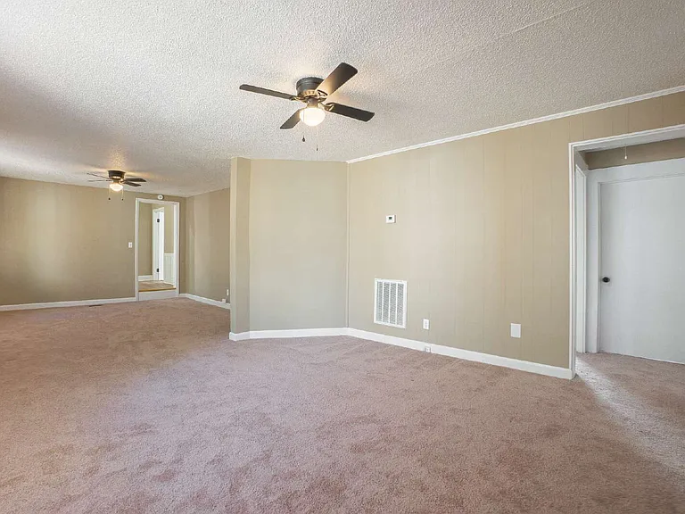 4907 Burke Ave — Photo 15