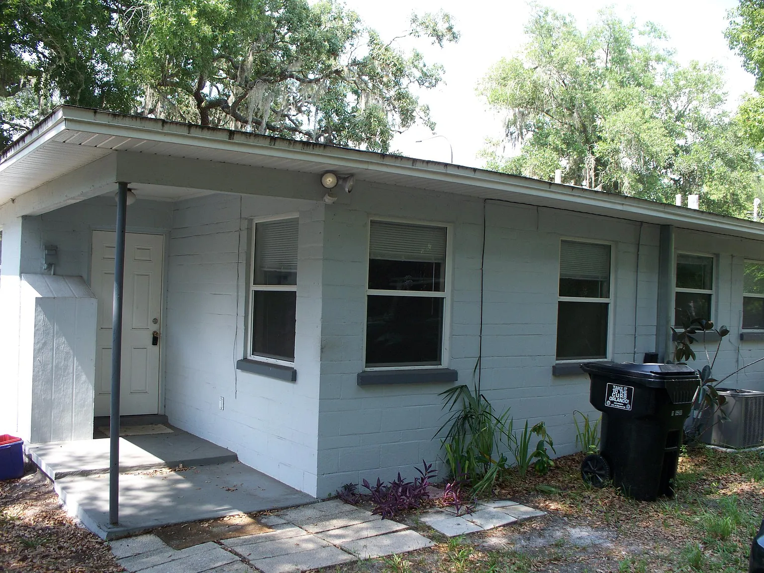 718 E Anderson St — Photo 4