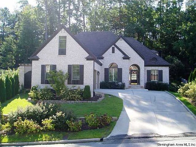 2nd image of 905 Cove Cir