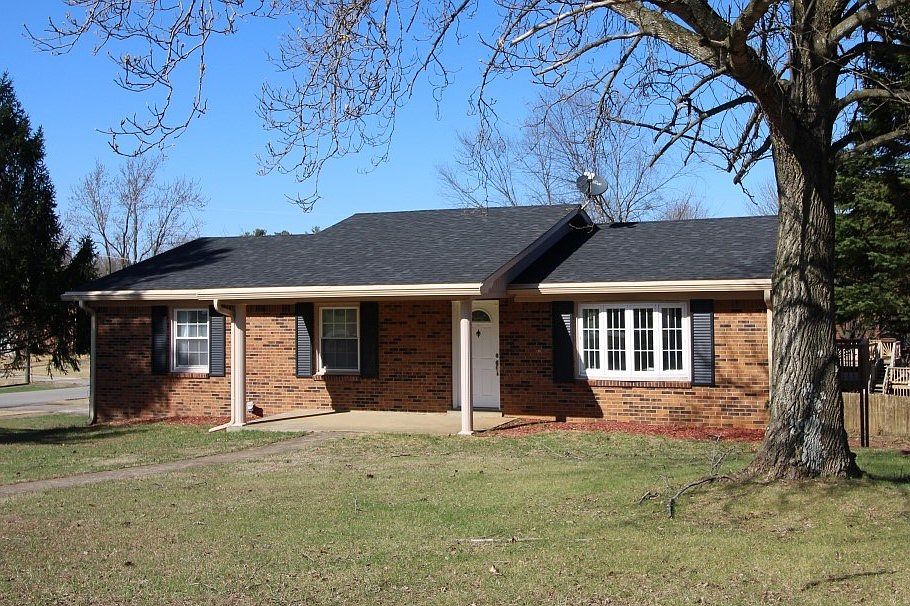 1st image of 386 Congress Dr