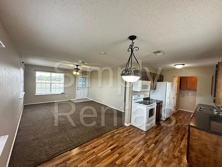 479 Mills Way — Photo 3