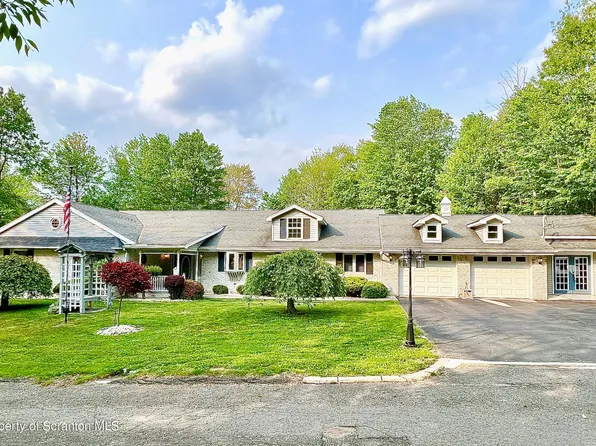 66 Battle Ave, Carbondale, PA 18407