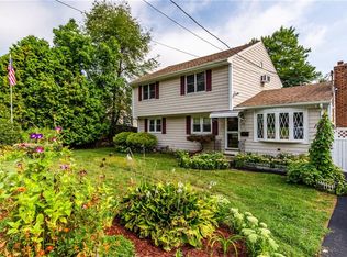 125 Farnum Pike, Smithfield, RI 02917