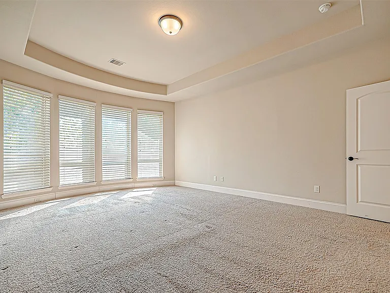 12604 Floral Park Ln — Photo 31