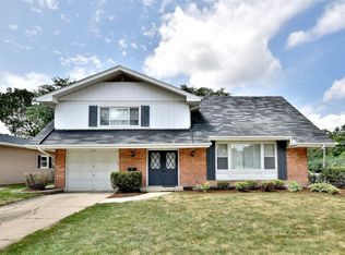 1844 N Fernandez Ave, Arlington Heights, IL 60004