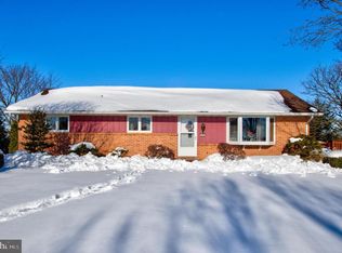 345 E Lexington Rd, Lititz, PA 17543