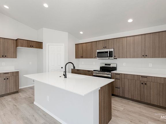 4th image of 212 Idalou Way