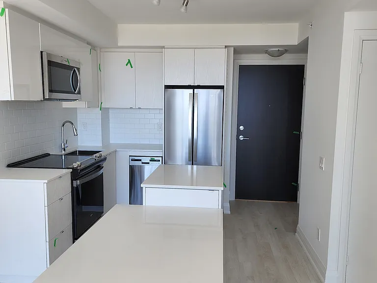 1461 Lawrence Ave W #1501 — Photo 8