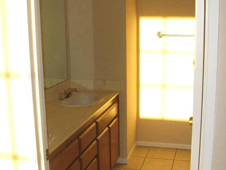139 Espanas Gln — Photo 11