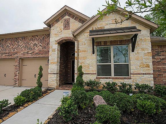 2nd image of 17 Assisi Way Ln