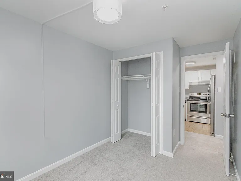 100 Grosvenor Ln #3 — Photo 19