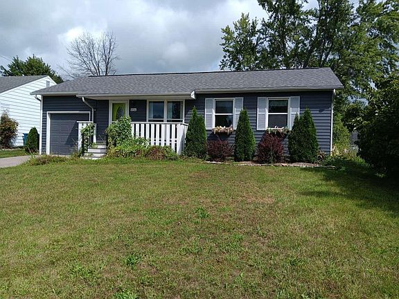 2nd image of 814 Lakeview Dr