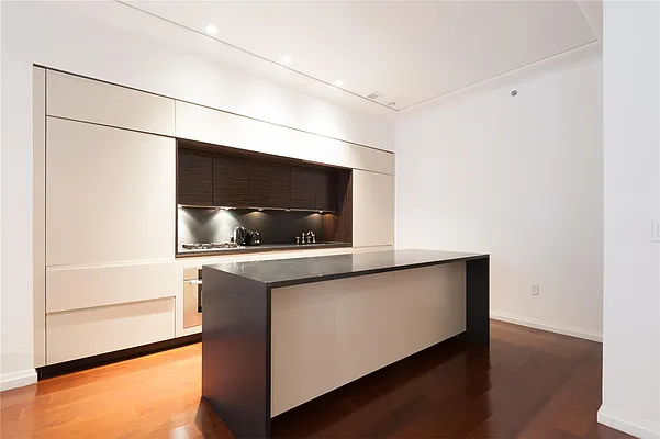 Rented by WIRE International Realty | media 27