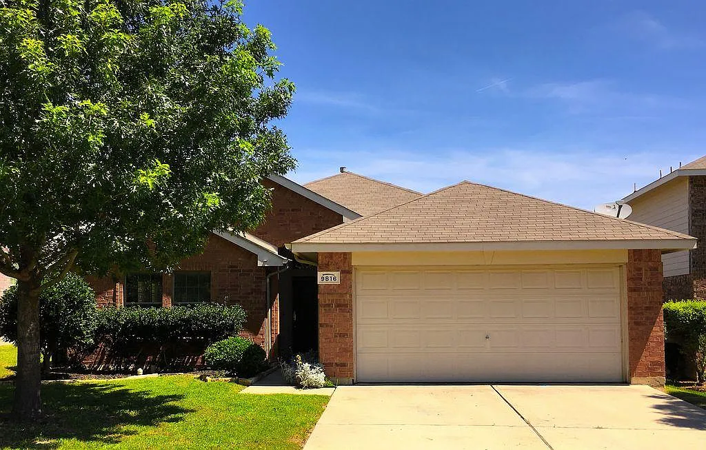 3 bed, 1918 sqft, $2,100 — Photo 3