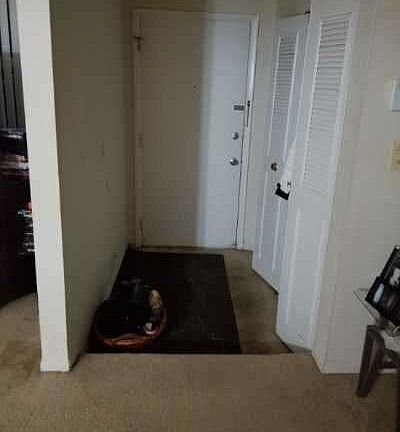 4th image of 585 Fox Hills Dr N