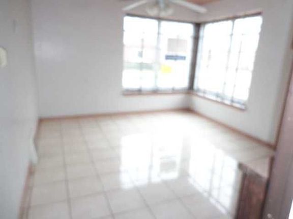 5th image of 2325 Krueger St