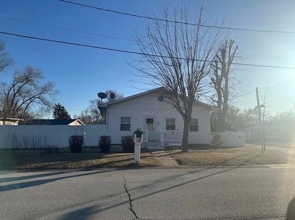 420 McArthur St, Muscatine, IA 52761