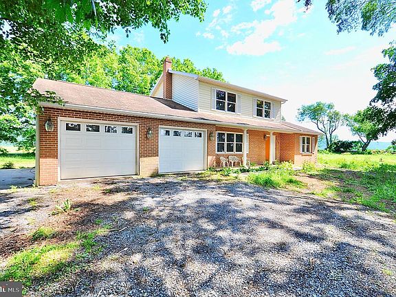 2nd image of 104 Anthony Dr