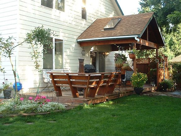 Private backyard and deck