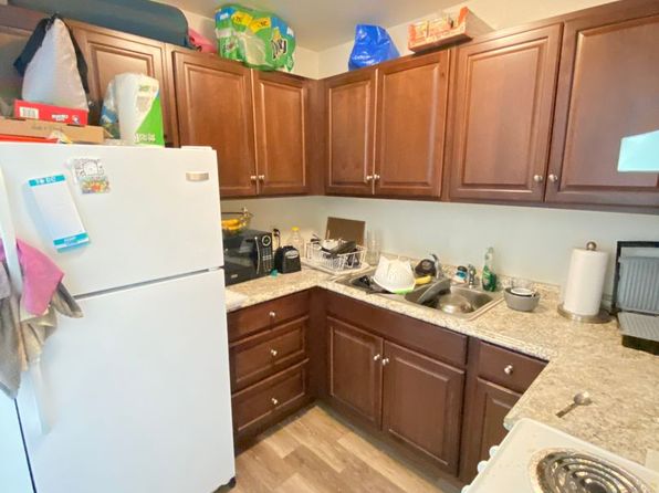 1137 Pleasant St APT 4